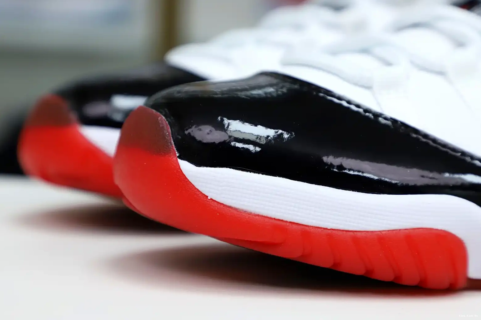 LOW Kimikick WHITE AIR JORDAN BRED 11 0419